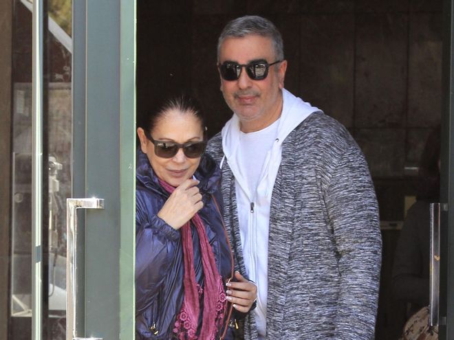 Agustín Pantoja, inseparable de su hermana Isabel ante el posible desahucio  de Cantora