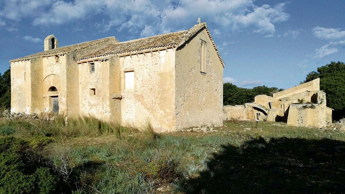 Rund um die Kapelle Bellpuig dürften einige Skelette der Toten liegen.