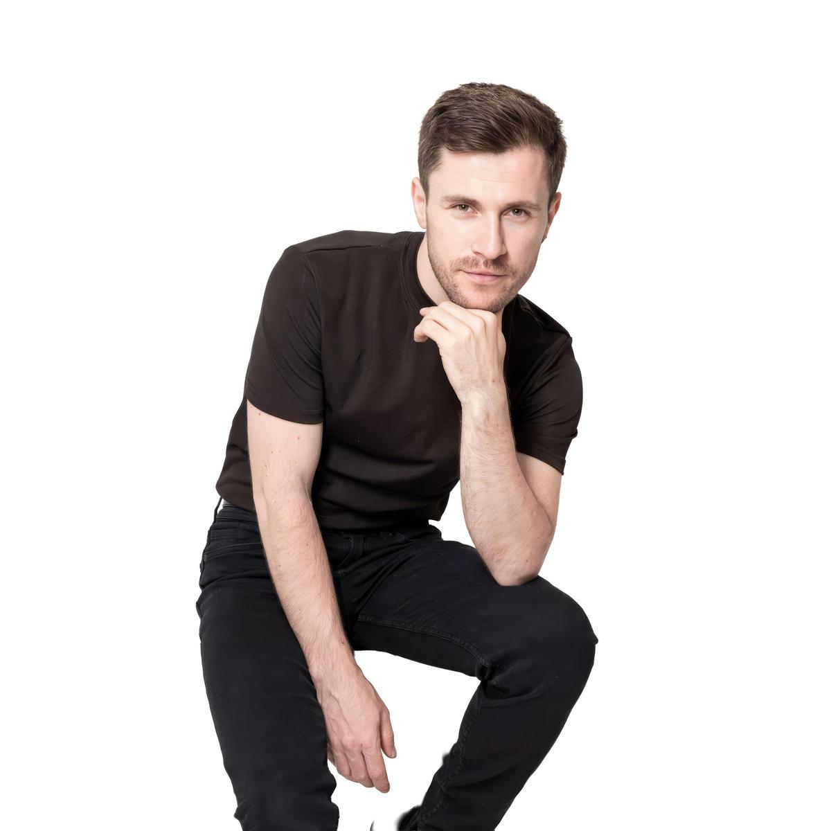 Ferit Odjoski. 35 años. València. Empresario.
