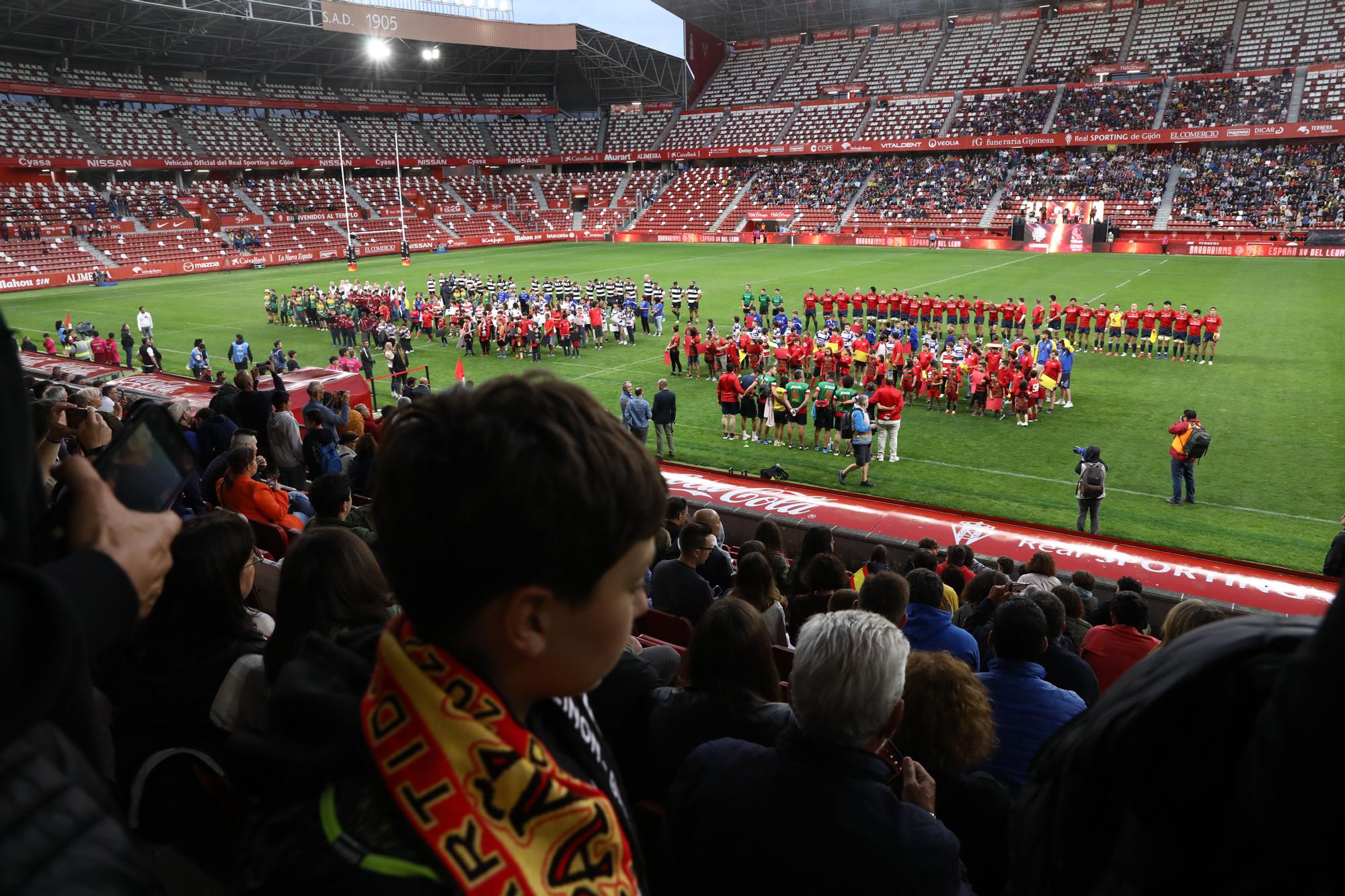 Así fue la visita de los Barbarians a Gijón: partido contra España y visita a la Laboral