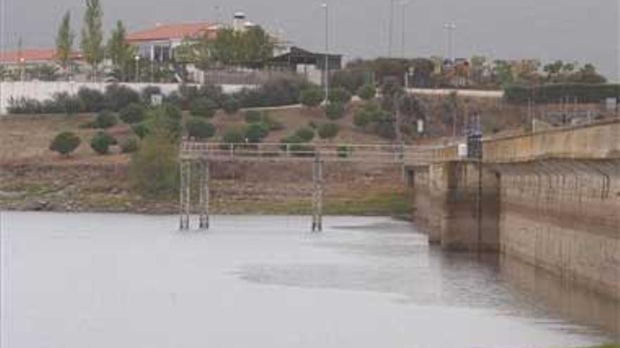 Los embalses acumulan un 20% más de agua que hace un año