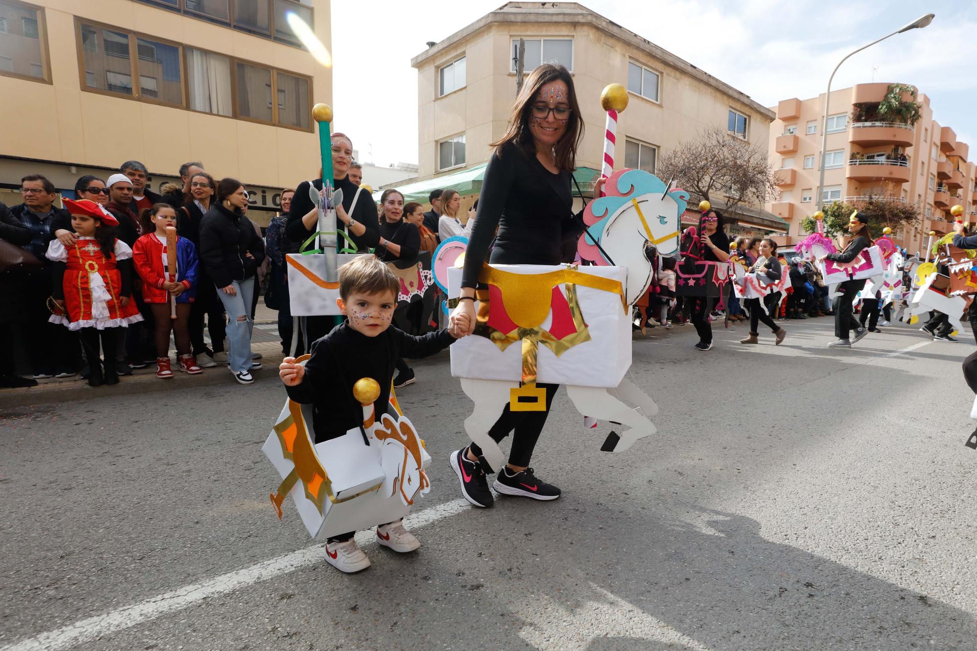 Todas las imágenes de la rúa del Carnaval de Ibiza 2023