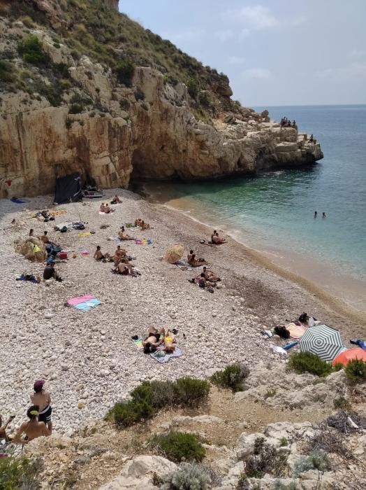 Mil peripecias para llegar a las calas de la Marin