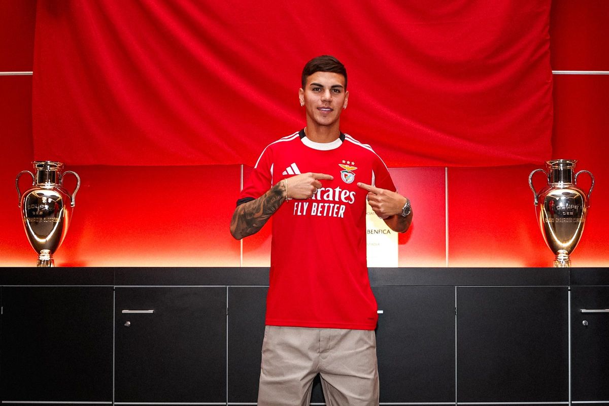 Enzo Barrenechea presentado con el SL Benfica