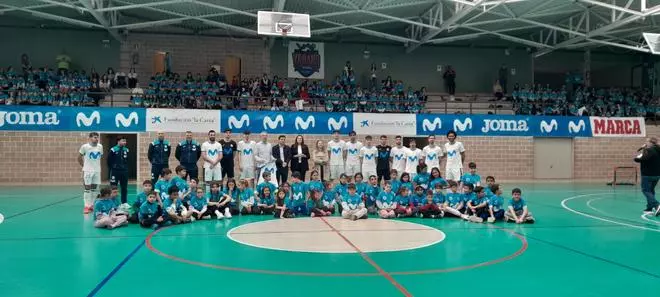 Escolares de Toro disfrutan de una mañana de fútbol sala con los Mega Cracks del Inter Movistar