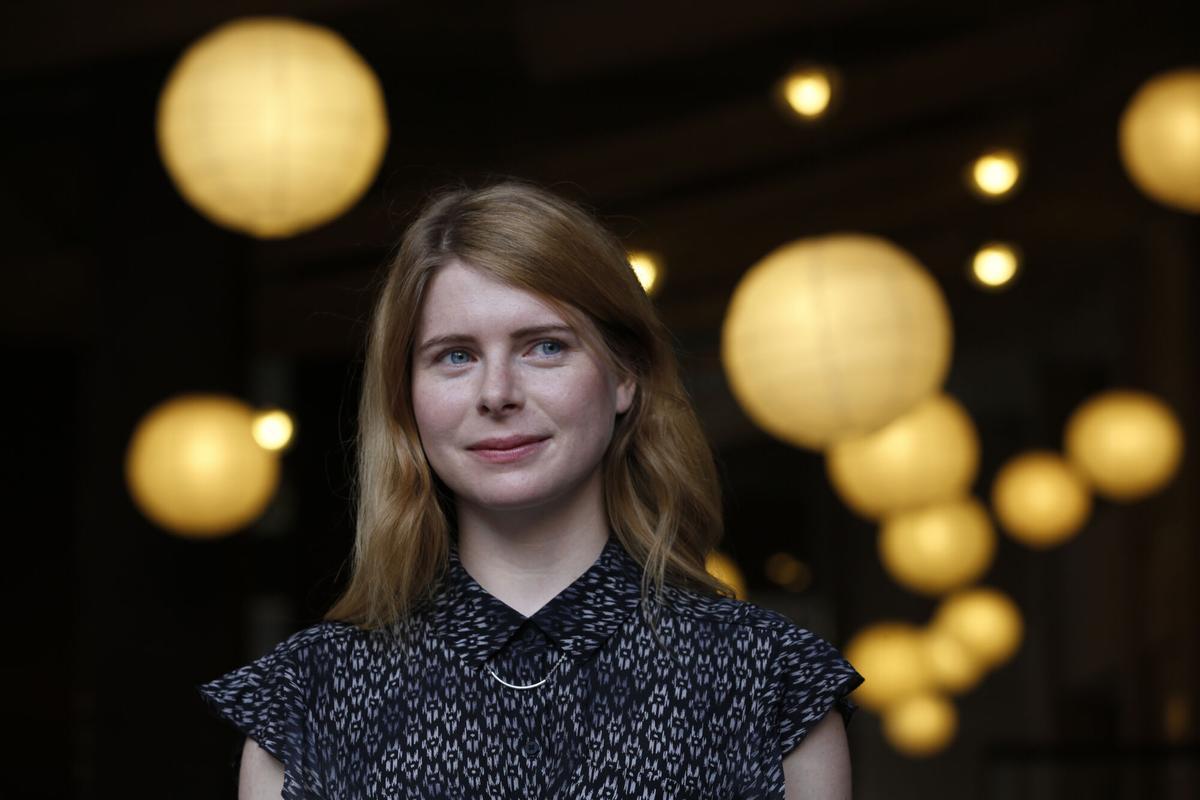 Emma Cline retratada en Barcelona.