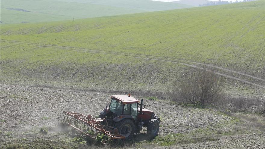Fallece un hombre en Tornavacas al volcar el tractor con el que realizaba labores agrícolas