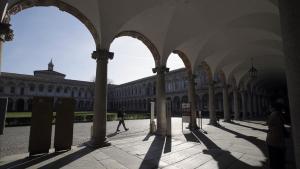 La Universidad de Milán, cerrada al menos durante una semana por miedo a la propagación del coronavirus. (Italia)