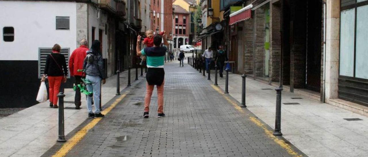 La calle Valdés-Pumarino de Candás.