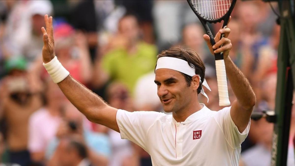 Federer celebra su triunfo ante Struff en la central