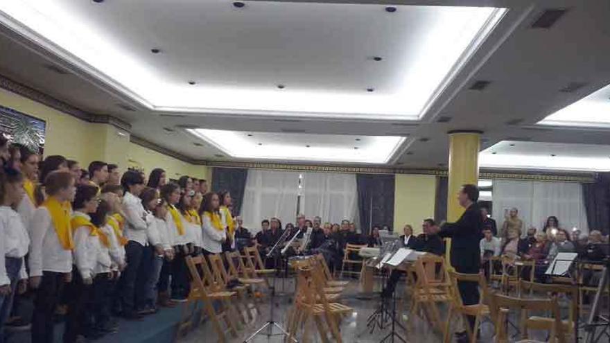 Actuación de la Escolanía Santa María de la Mayor.