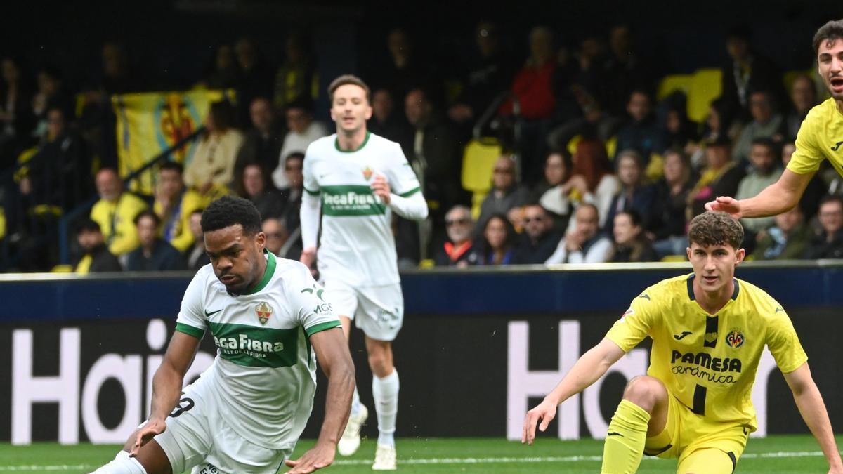 Pau Navarro, en el partido de ayer frente al Elche
