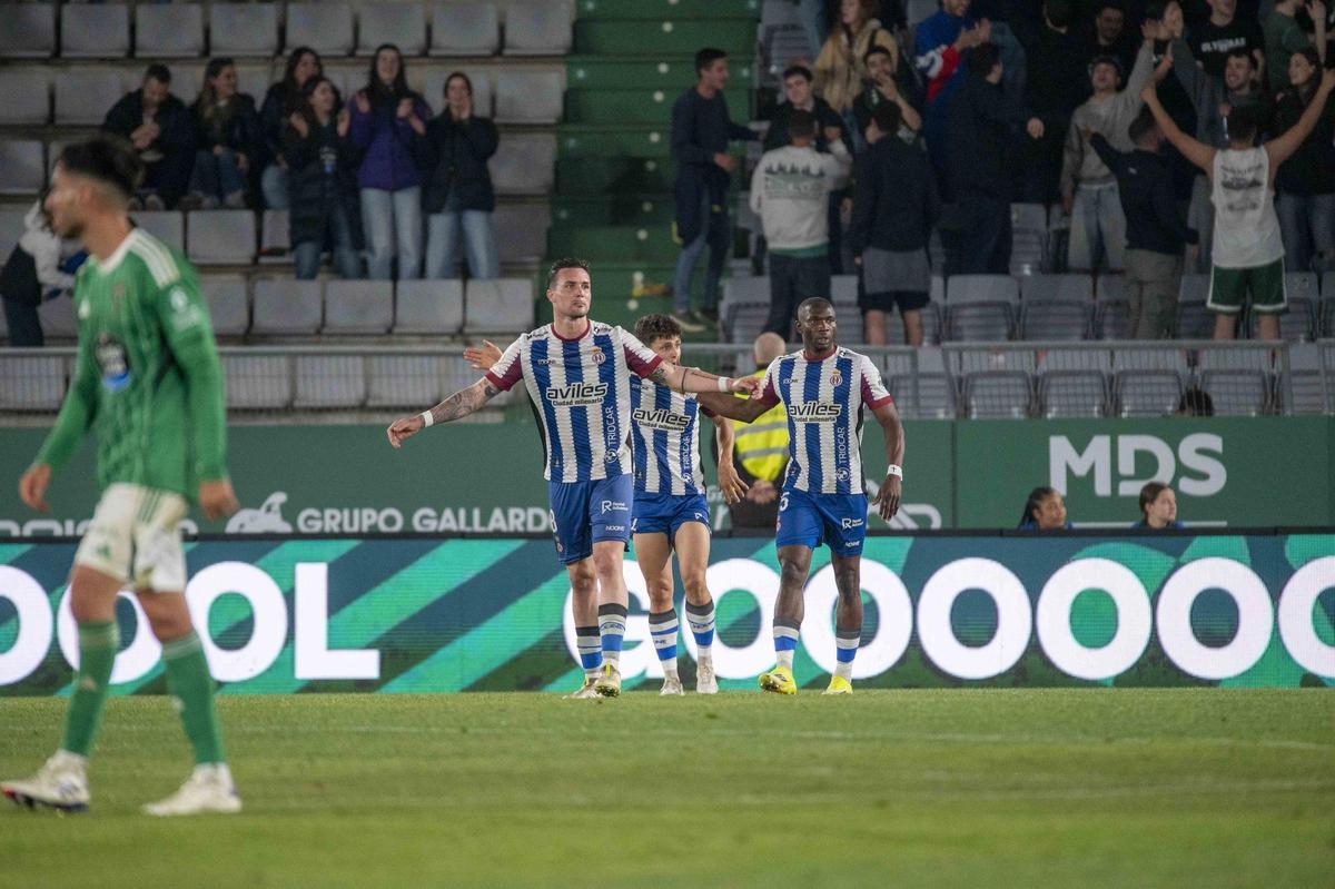 Las imágenes del empate del Avilés en Ferrol