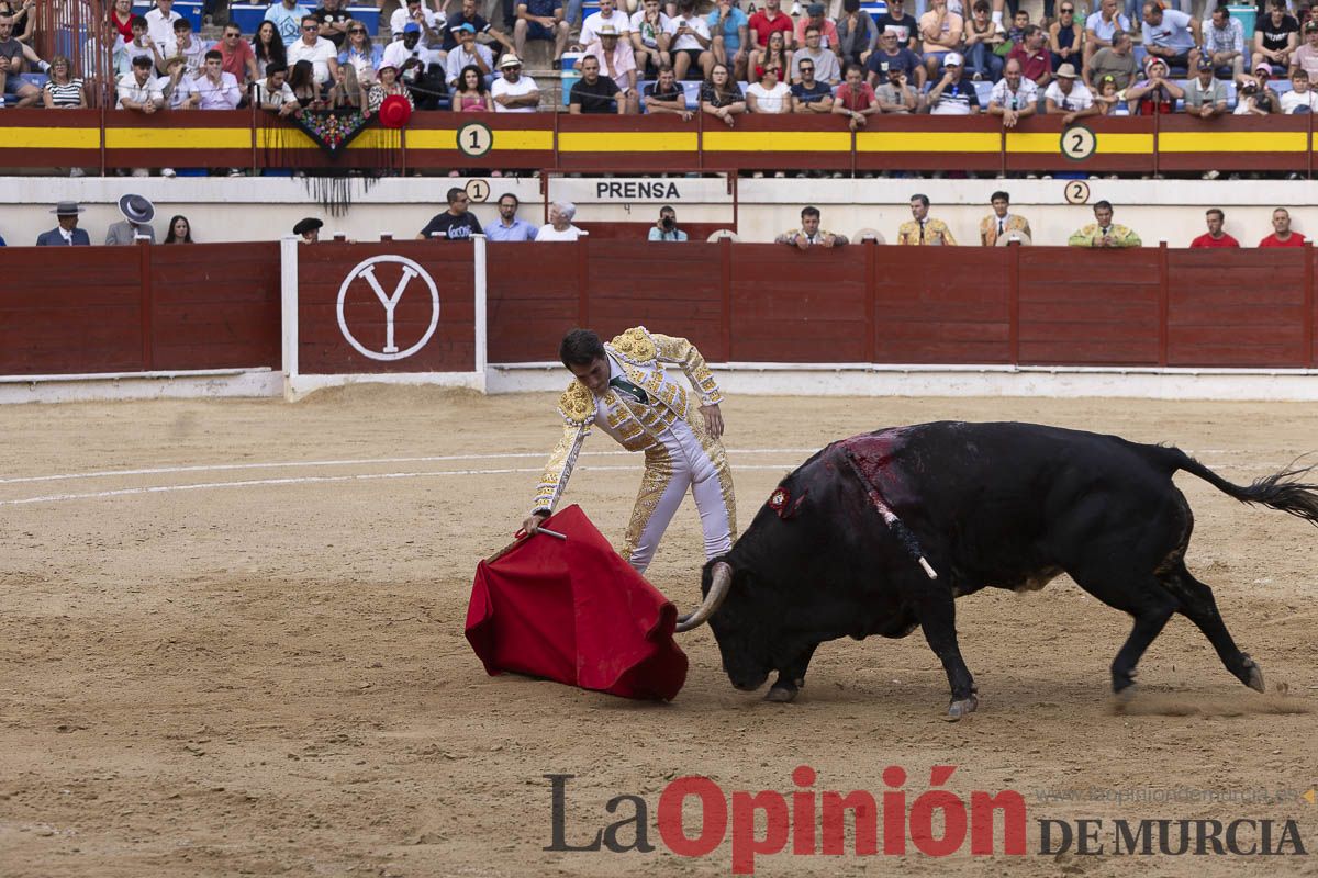 Tarde histórica en Abarán con la alternativa de José María Trigueros y el indulto de Tomás Rufo, junto a Castella salieron a hombros