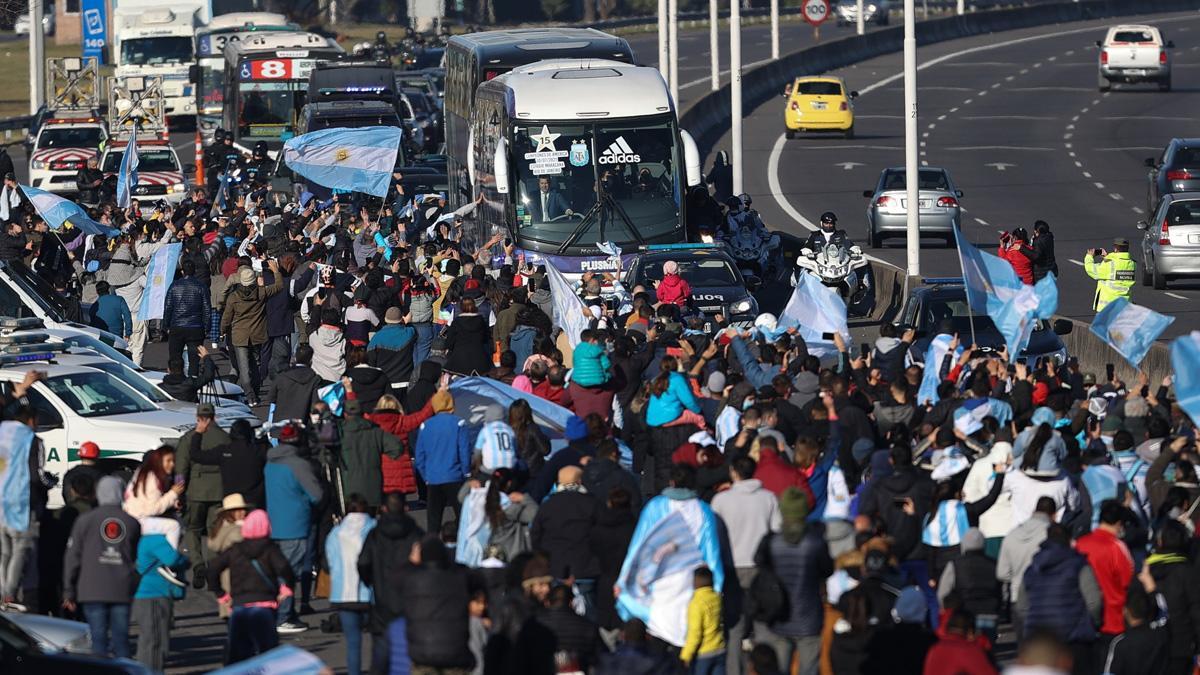El autocar de la selección argentina a la llegada de la selección a Buenos Aires