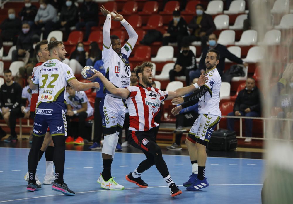 Balonmano Puerto de Sagunto - Puente Geníl, en imágenes.