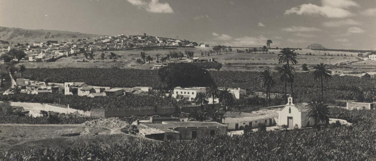 Entorno del valle de Tamaraceite, con la ermita de La Mayordomía en primer plano en los años 20 del siglo pasado.