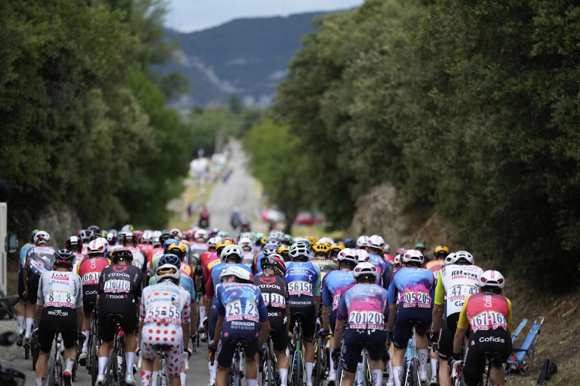 La etapa 17 del Tour de Francia, en imágenes