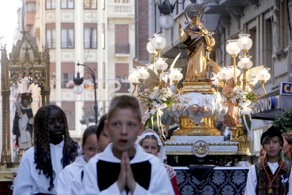 Procesión de la fiesta de los Niños de San Vicente