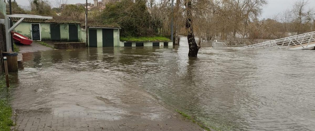 Tui cierra el paseo fluvial por el aumento del caudal del Miño | FDV