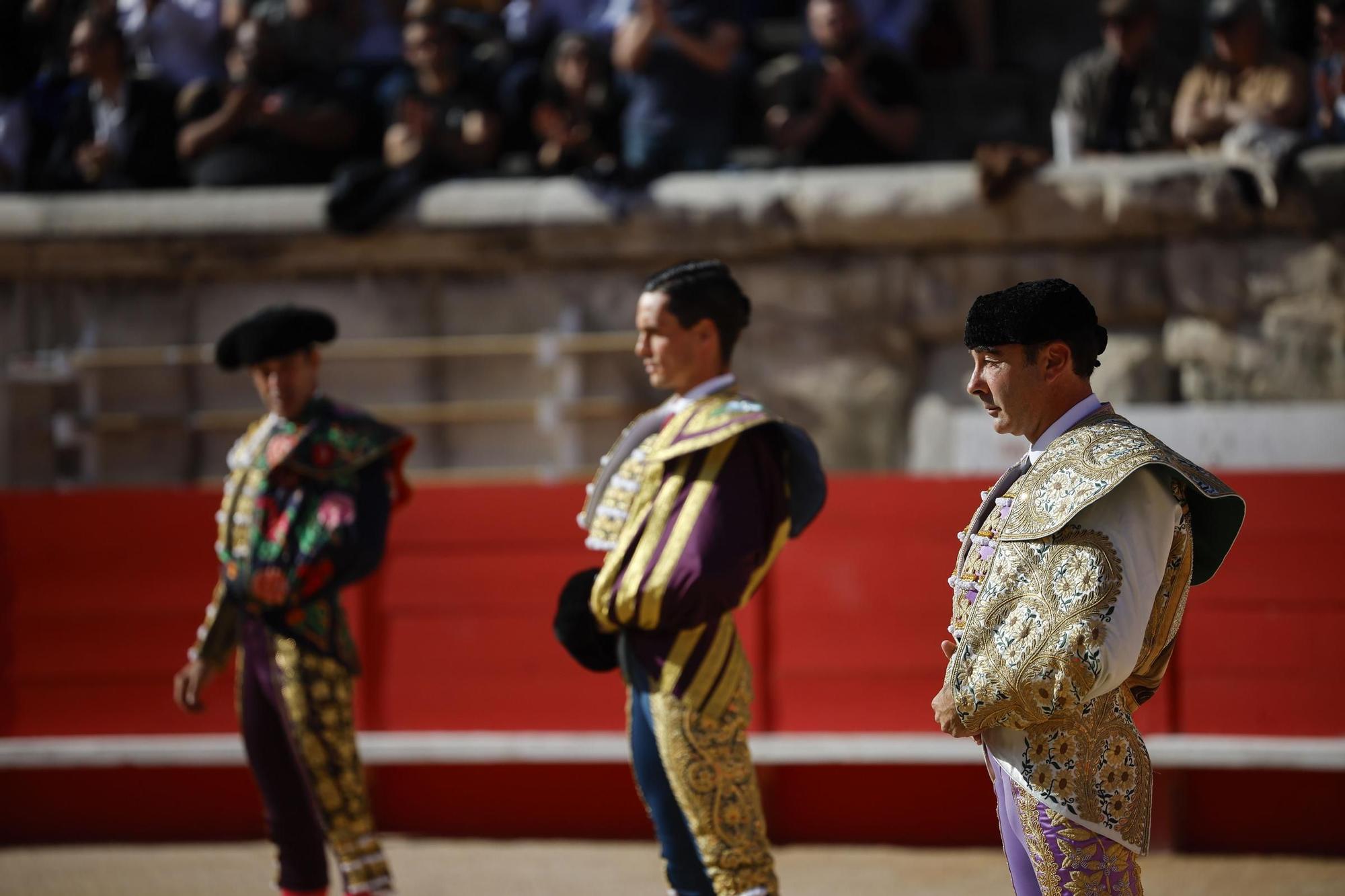 Todas las imágenes de la reaparición de Enrique Ponce en Nimes