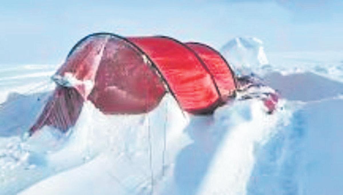 Los aventureros José Trejo (Badajoz), Francisco Mira (Murcia) y Sechu López (ourensano afincado en Miño) acaban de completar Mar de Hielo 2025