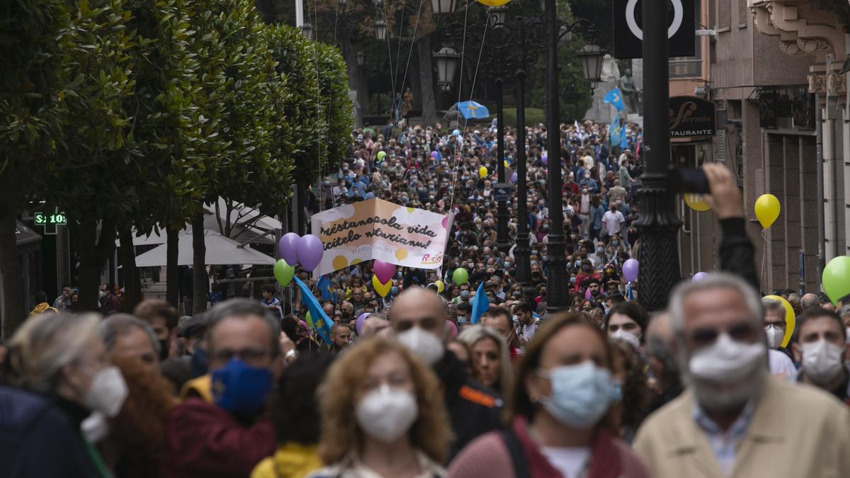 Los partidarios de la cooficialidad del asturiano se manifiestan en Oviedo