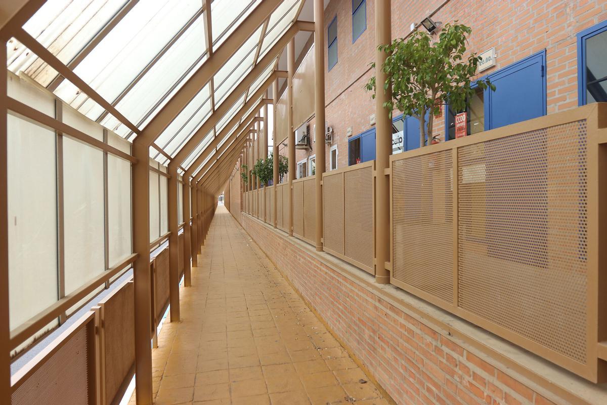Un forcejeo entre un recluso y varios funcionarios en la cárcel de Alhaurín de la Torre