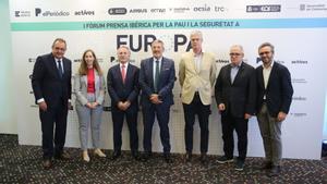 Sàmper defensa la "compatibilitat" de defensar la pau i reforçar la protecció