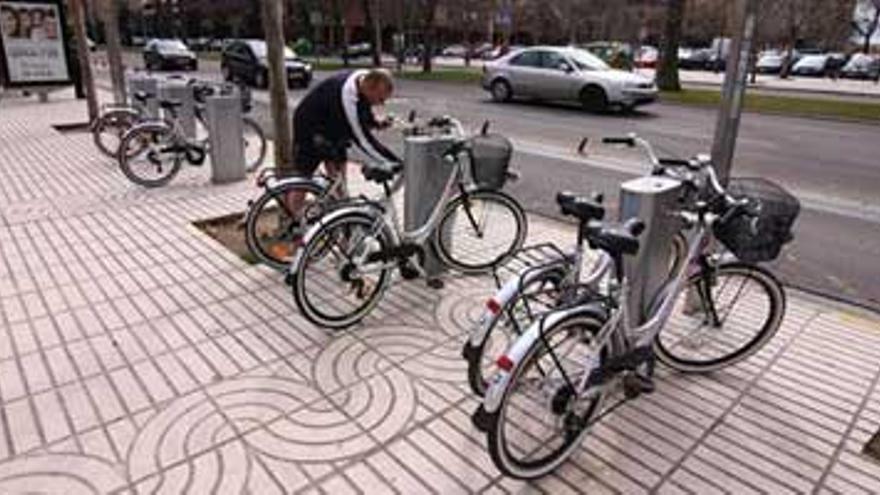 El servicio de bicicletas extiende sus bases a San Roque, San Fernando y Vaguadas