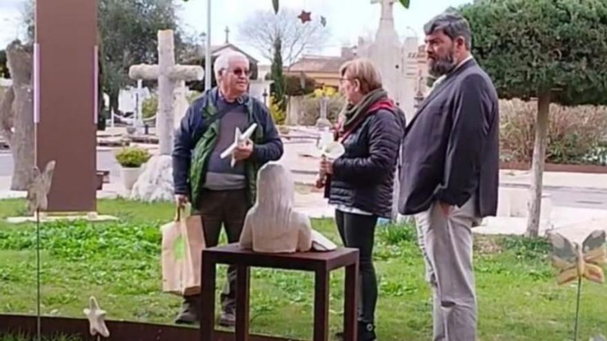 Una familia de Marratxí, indignada porque se ha retirado del cementerio un homenaje a sus quintillizos fallecidos