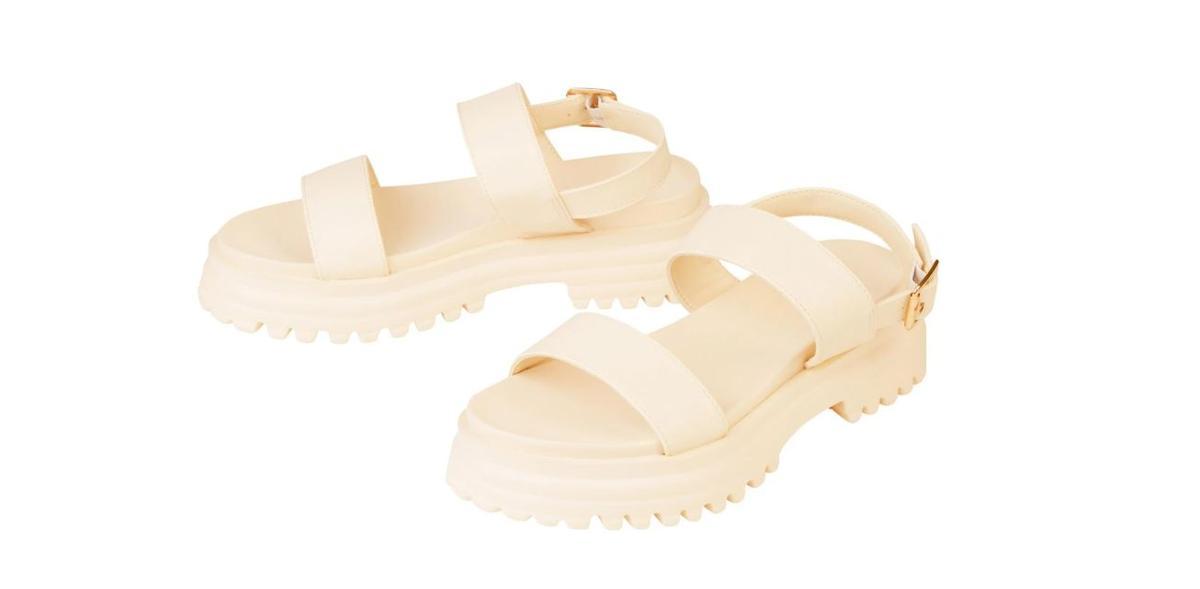 Mañana se esperan colas kilométricas en Lidl para conseguir el juego de sandias de plataforma para mujer más baratas: en beige y negro y correas acolchadas antiroces