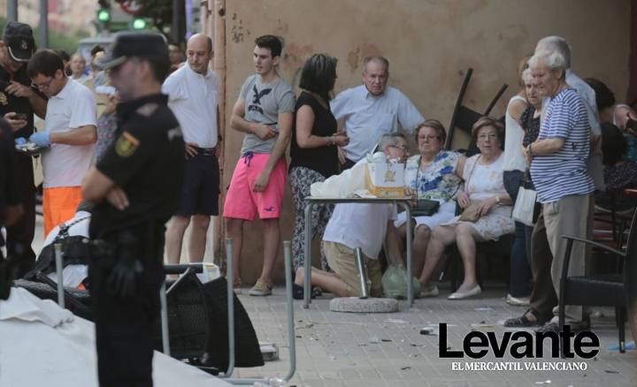 Una fallecida y 16 heridos al estrellarse una moto contra una terraza en Benicalap