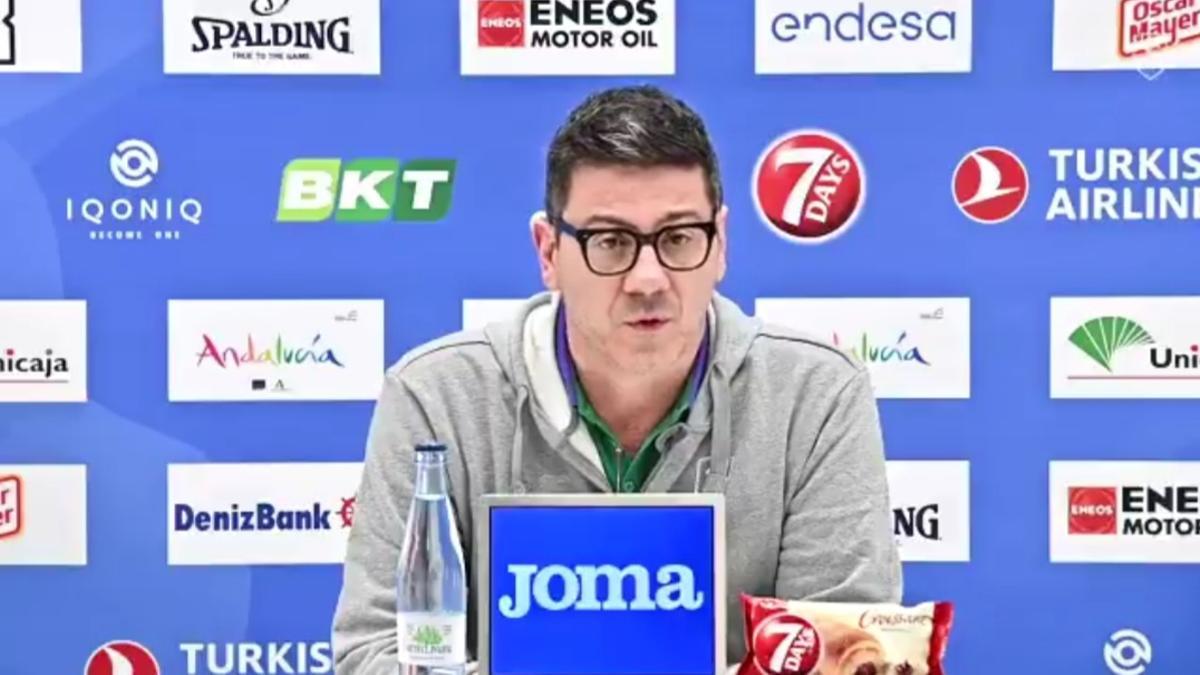 Fotis Katsikaris, en la sala de prensa del Carpena