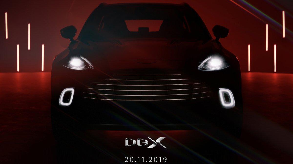 Aston Martin DBX.