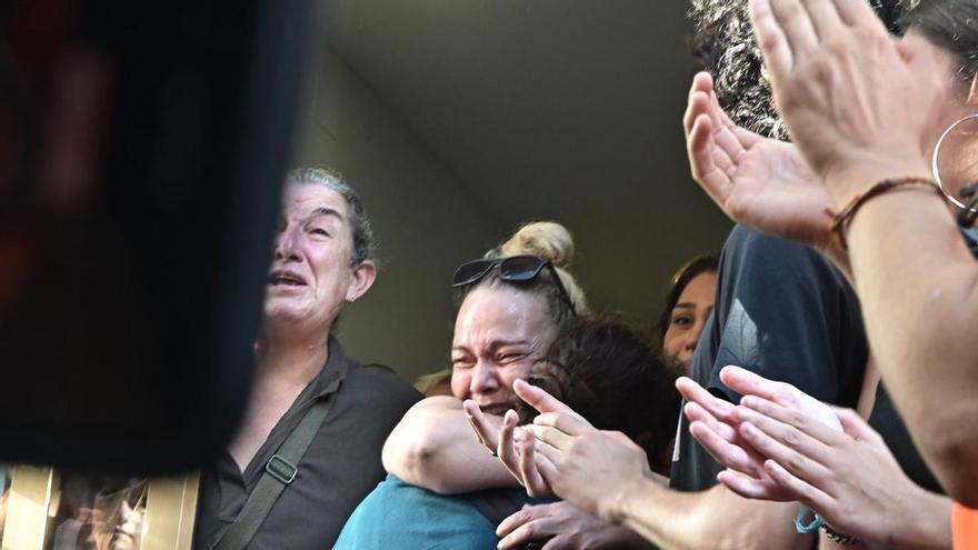 La lucha vecinal logra frenar el desahucio de Esmeralda y su hija en Zaragoza