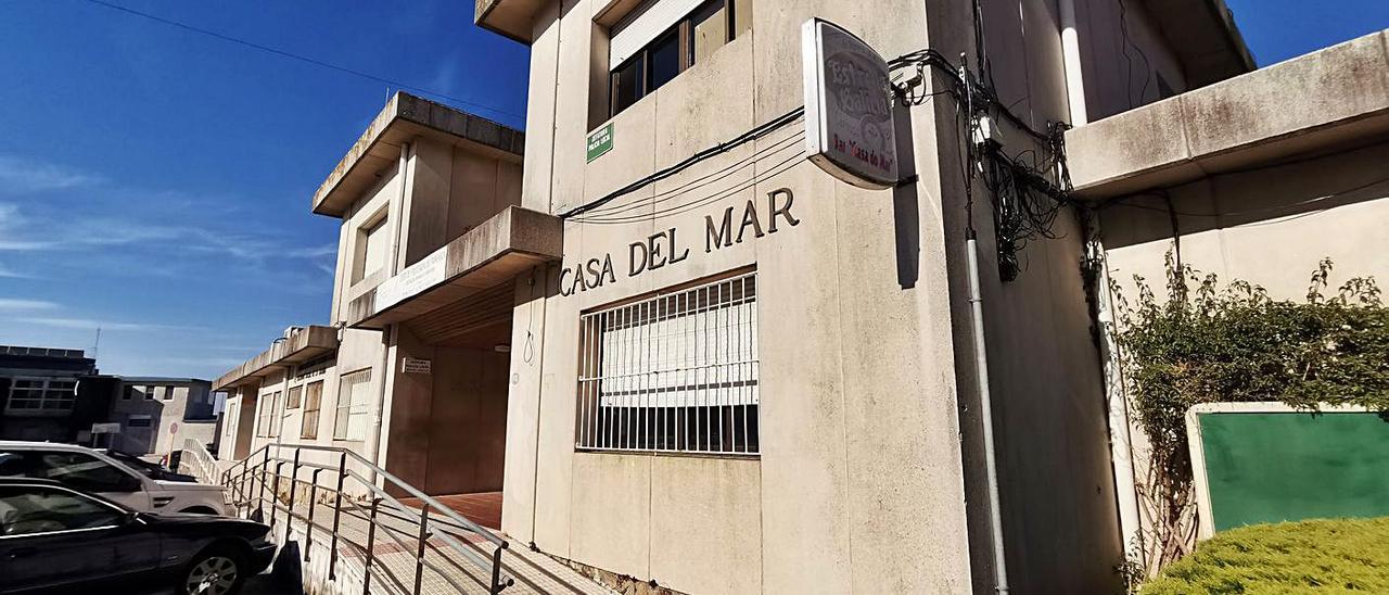 El puesto se ubicaría en la planta baja de la Casa do Mar, donde estaba la cafetería. |   // SANTOS ÁLVAREZ