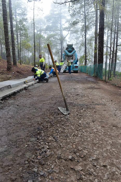 Obras en la carretera al área recreativa y zona ...