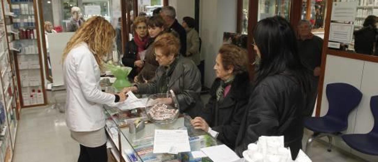 Los castellonenses no retiran de la farmacia 1 de cada 6 recetas prescritas por el médico