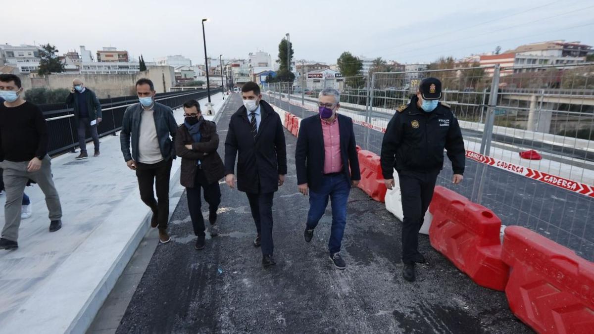 Gandia  Abre el puente de la avenida de Alacant tras la remodelación total | ÀLEX OLTRA