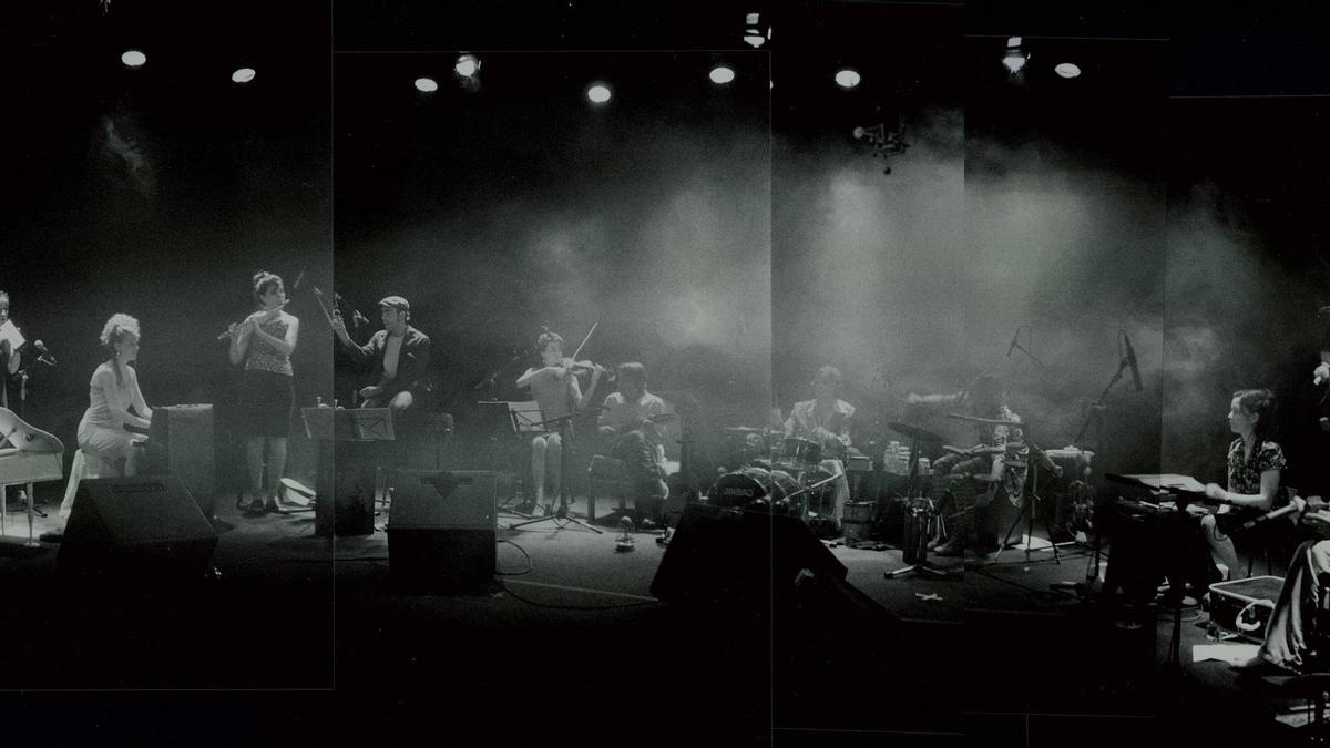 L'Orchestra Fireluche, al concert del 2004.