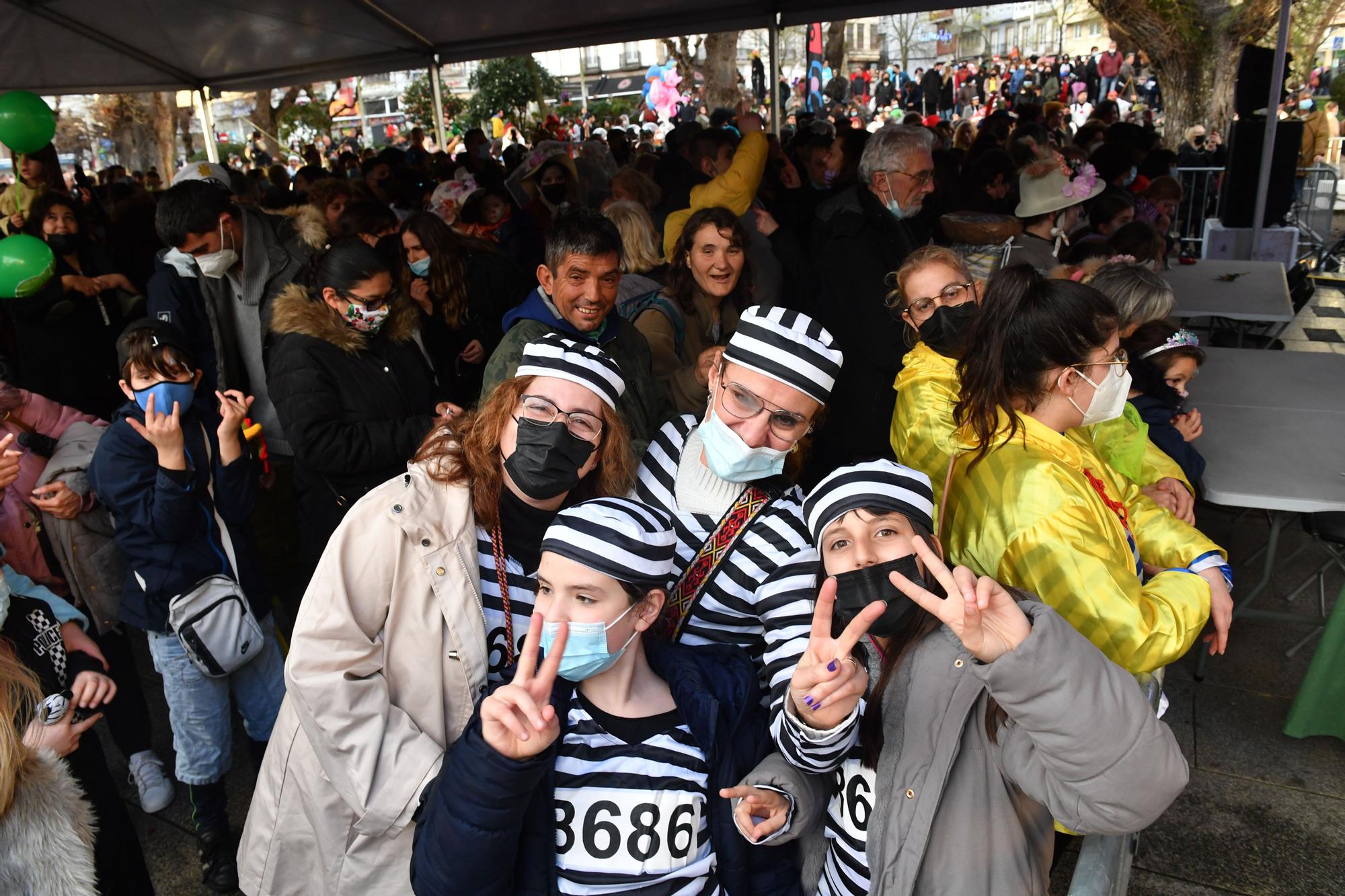 Martes de Carnaval: fiesta 'choqueira' en la calle de la Torre