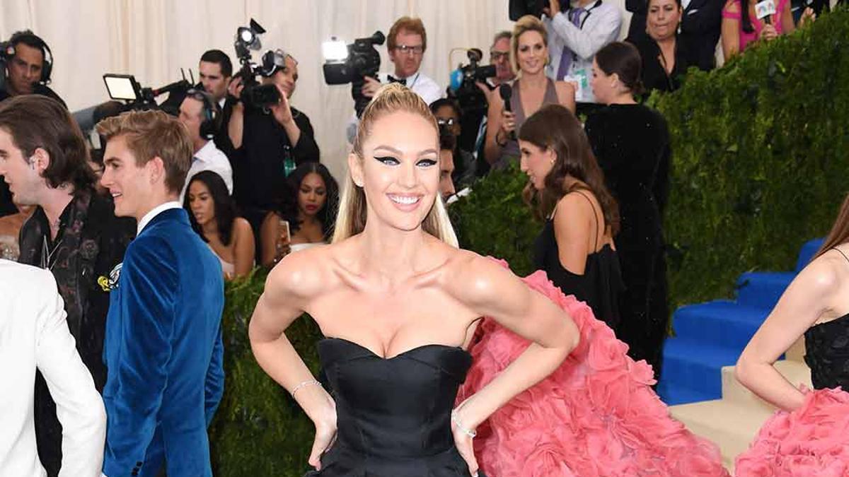 Candice Swanepoel en la gala MET celebrado en 2017