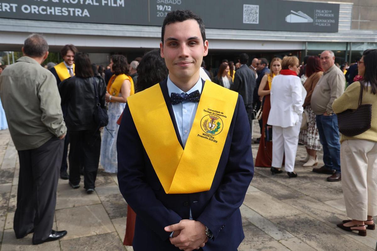 Bruno Fernández, antes de la ceremonia de graduación de la promoción 2020-2026 de Medicina de Santiago.