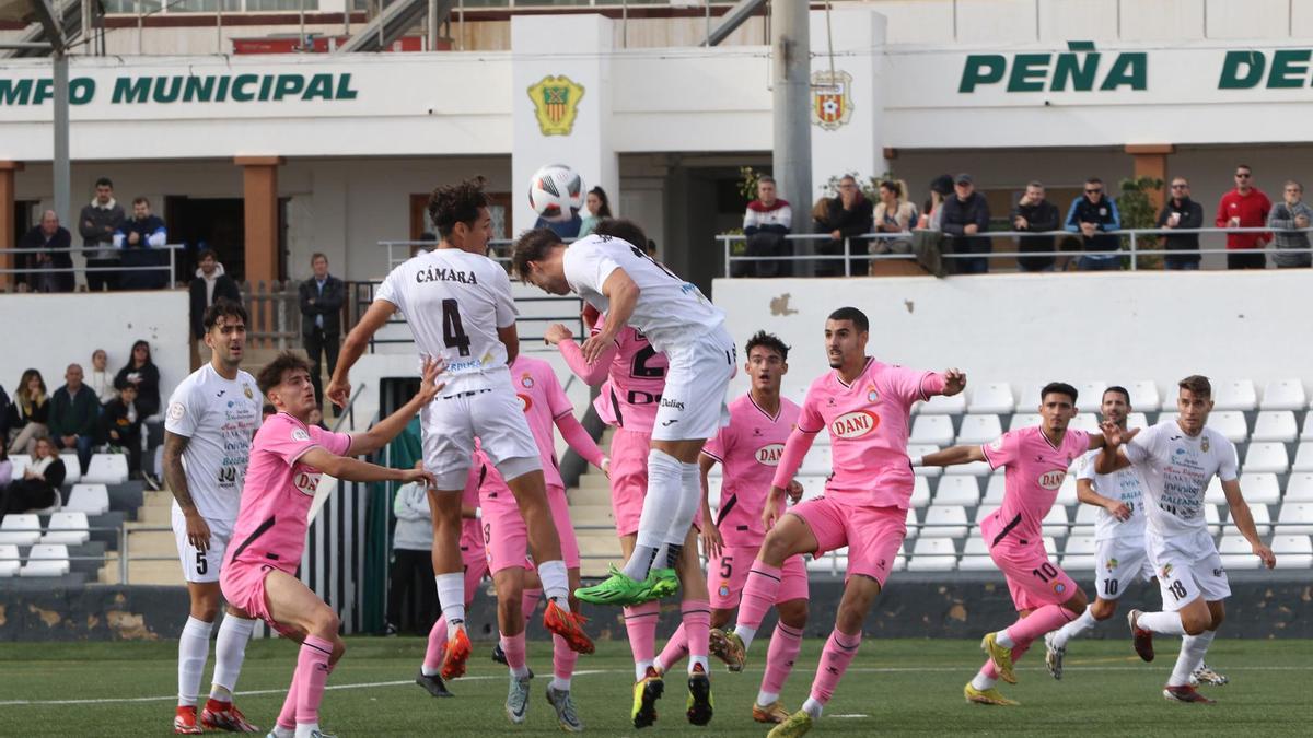 Galería de imágenes del partido entre la Peña y el Espanyol B.