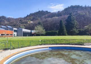 Otro verano a Turón o Paxío: Mieres aplaza la construcción de las nuevas piscinas exteriores hasta el próximo año