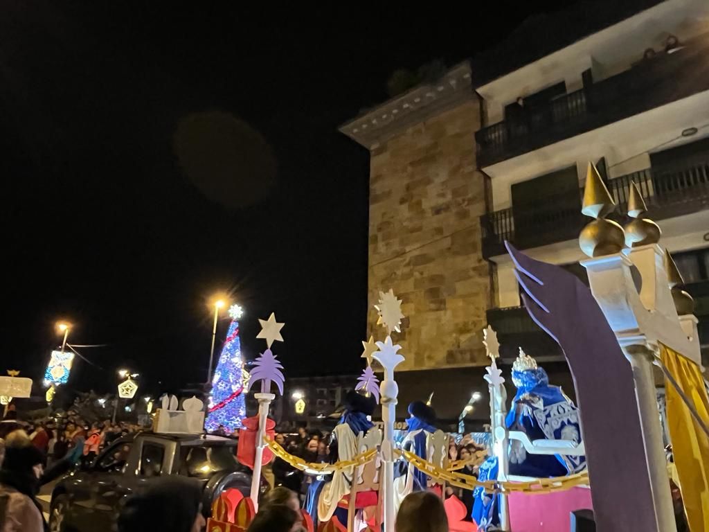 La multitudinaria cabalgata de Reyes de Villaviciosa