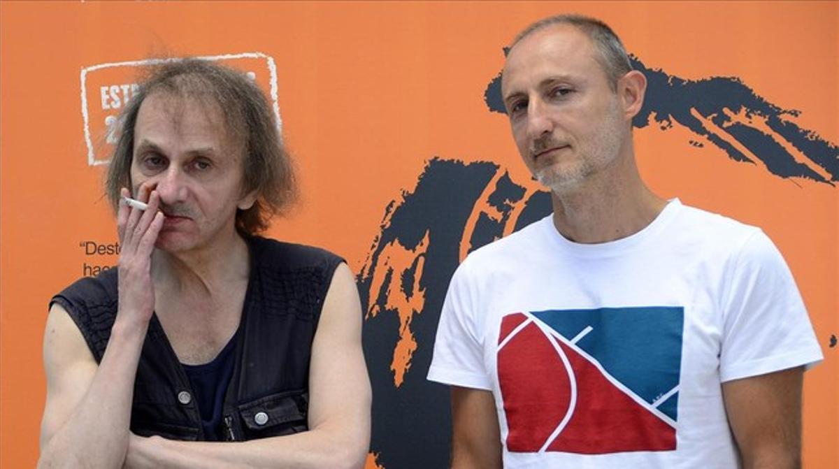 Michel Houellebecq (esquerra) i Guillaume Nicloux, protagonista i director del documental ’El secuestro de Michel Houellebecq’.