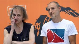 Michel Houellebecq (esquerra) i Guillaume Nicloux, protagonista i director del documental ’El secuestro de Michel Houellebecq’.