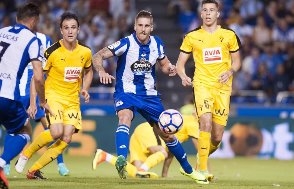 El Dépor sufre, pero gana al Eibar